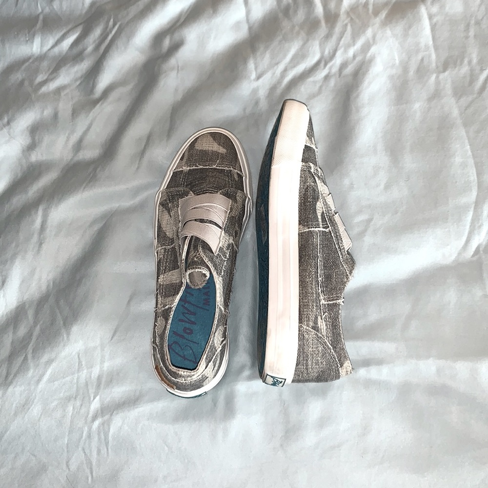 blowfish slip on shoes